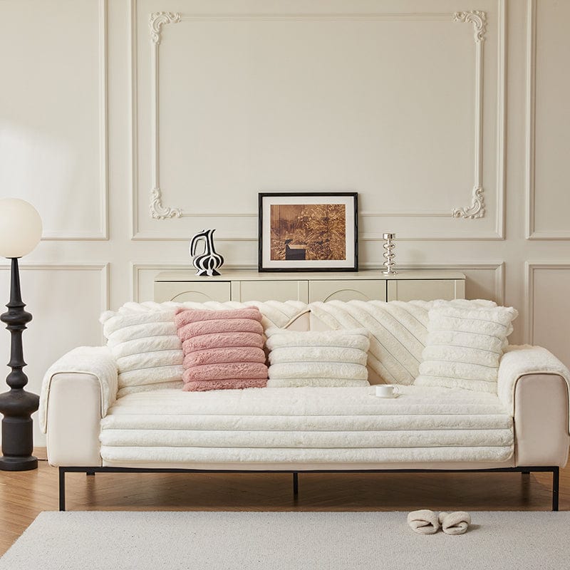 EasyCover-Sofabezug aus Kunstfell, Wollweiß Streifen, auf einem Sofa