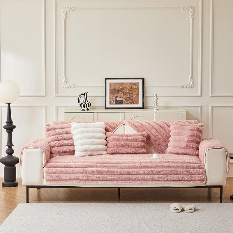EasyCover-Sofabezug aus Kunstfell, Rosa Streifen, auf einem Sofa