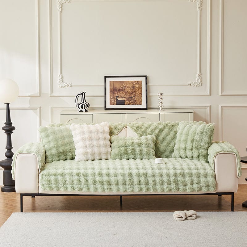 EasyCover-Sofabezug aus wattiertem Kunstfell, Hellmintgrün Noppen, auf einem Sofa