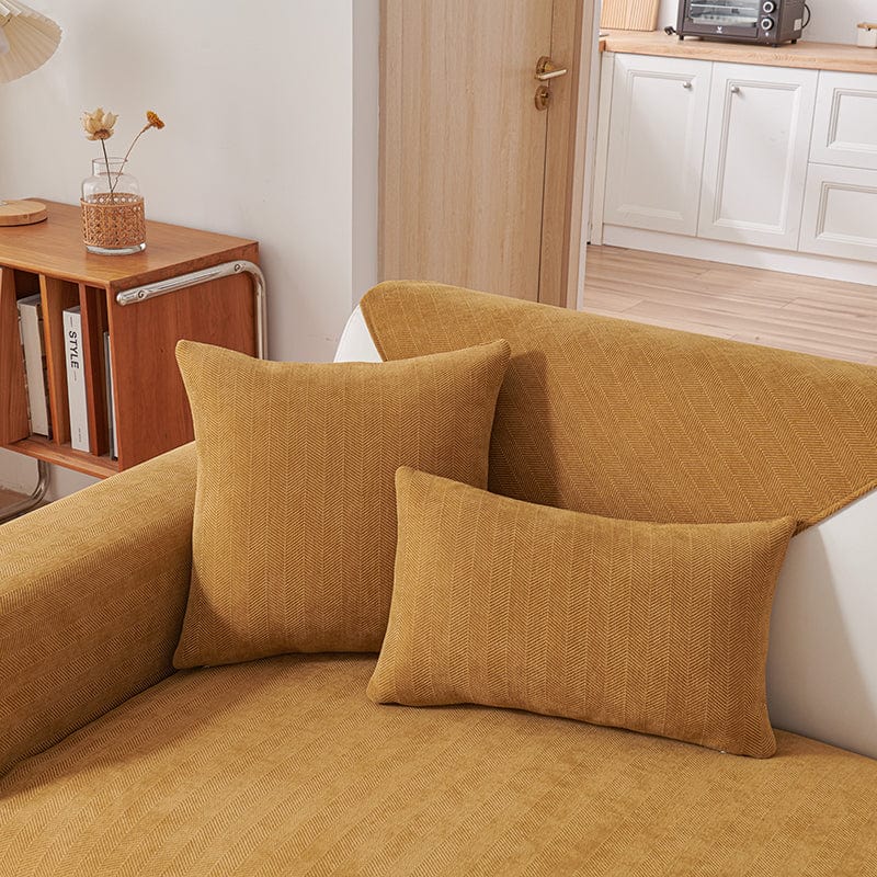 EasyCover-Kissenbezug aus Chenille — 1 Stück, Camel, auf einem Sofa